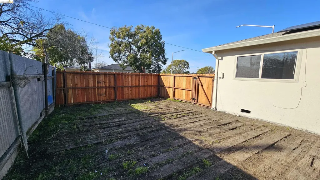 95 Leland Road Pittsburg CA 94565