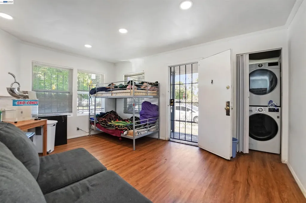 2504 78th Avenue Oakland CA 94605