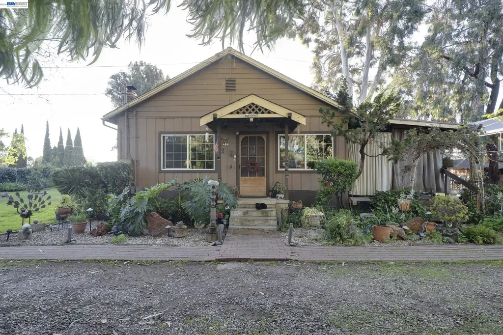 1177 Thiel Road Hayward CA 94544