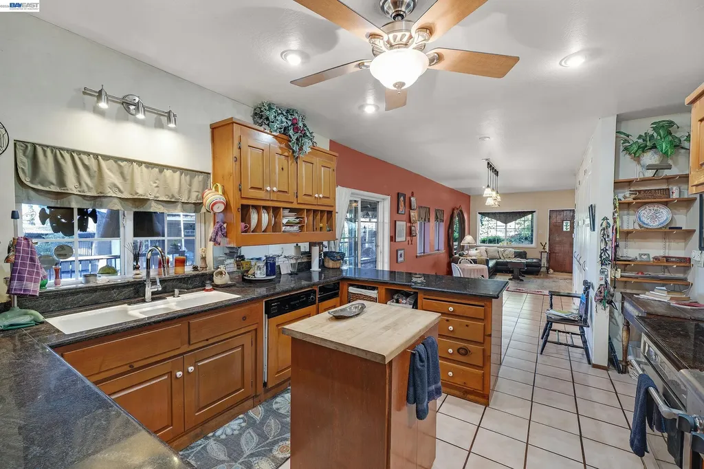 1177 Thiel Road Hayward CA 94544
