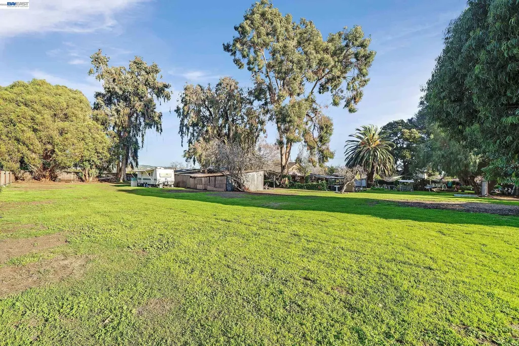 1177 Thiel Road Hayward CA 94544
