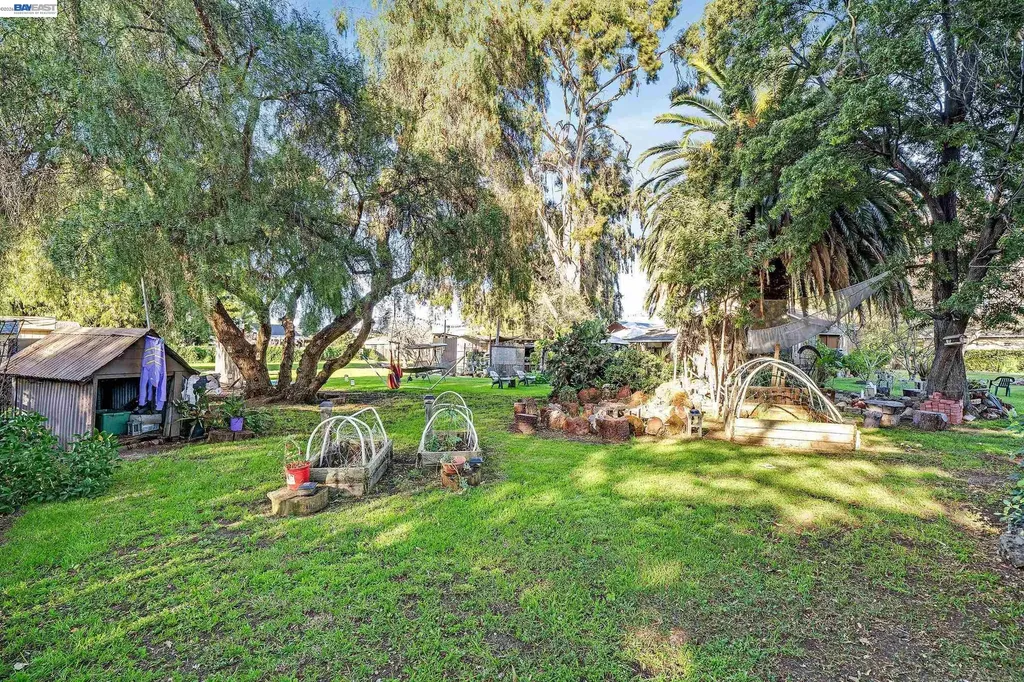 1177 Thiel Road Hayward CA 94544