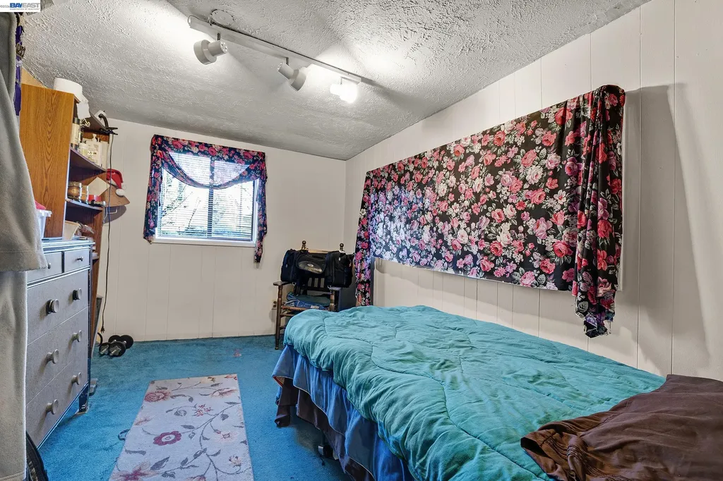 1177 Thiel Road Hayward CA 94544