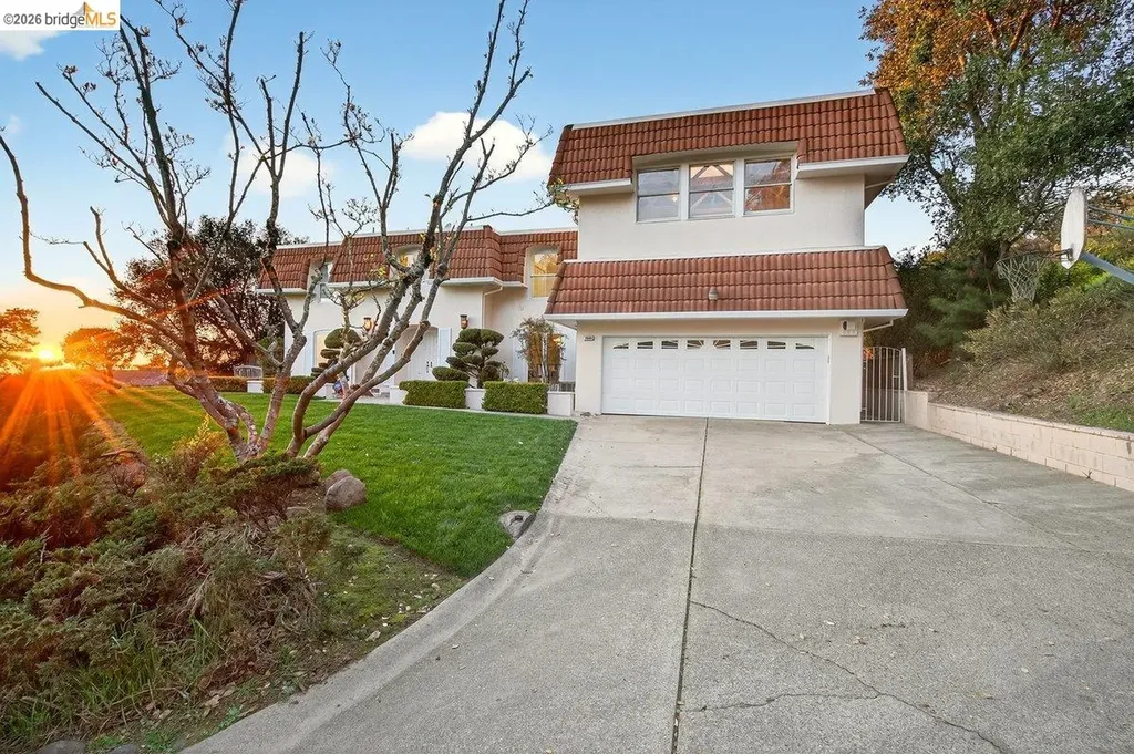 10565 Englewood Drive Oakland CA 94605