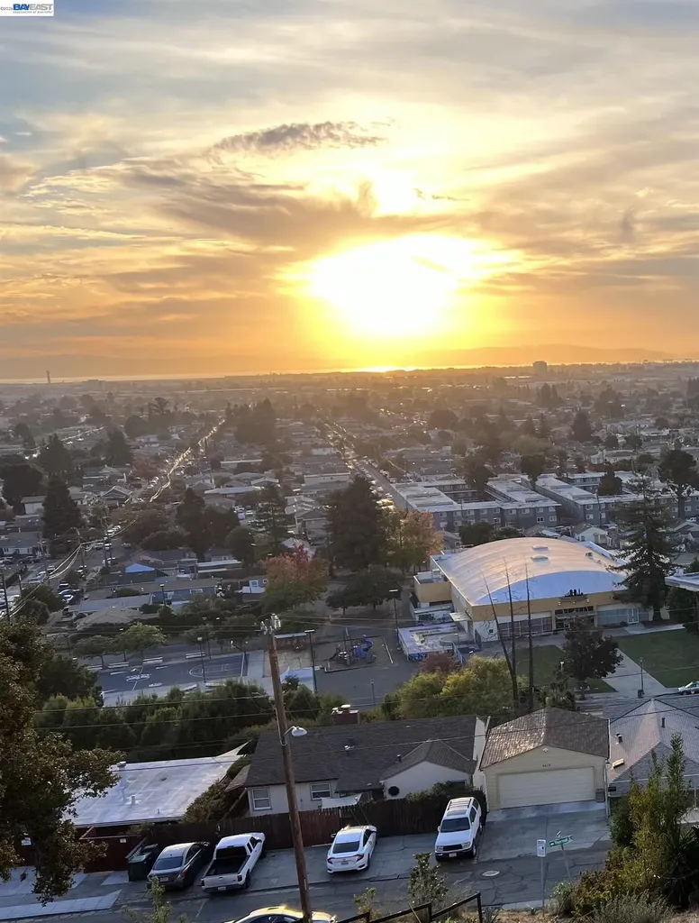 8712 Burr Street Oakland CA 94621