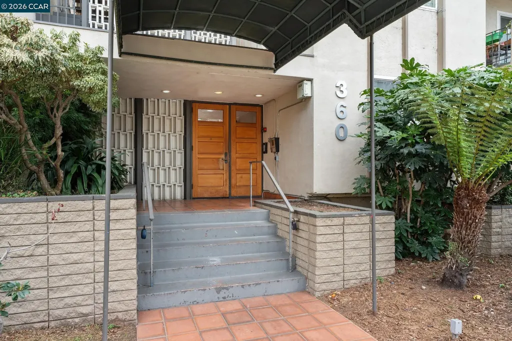 360 Vernon Street Oakland CA 94610
