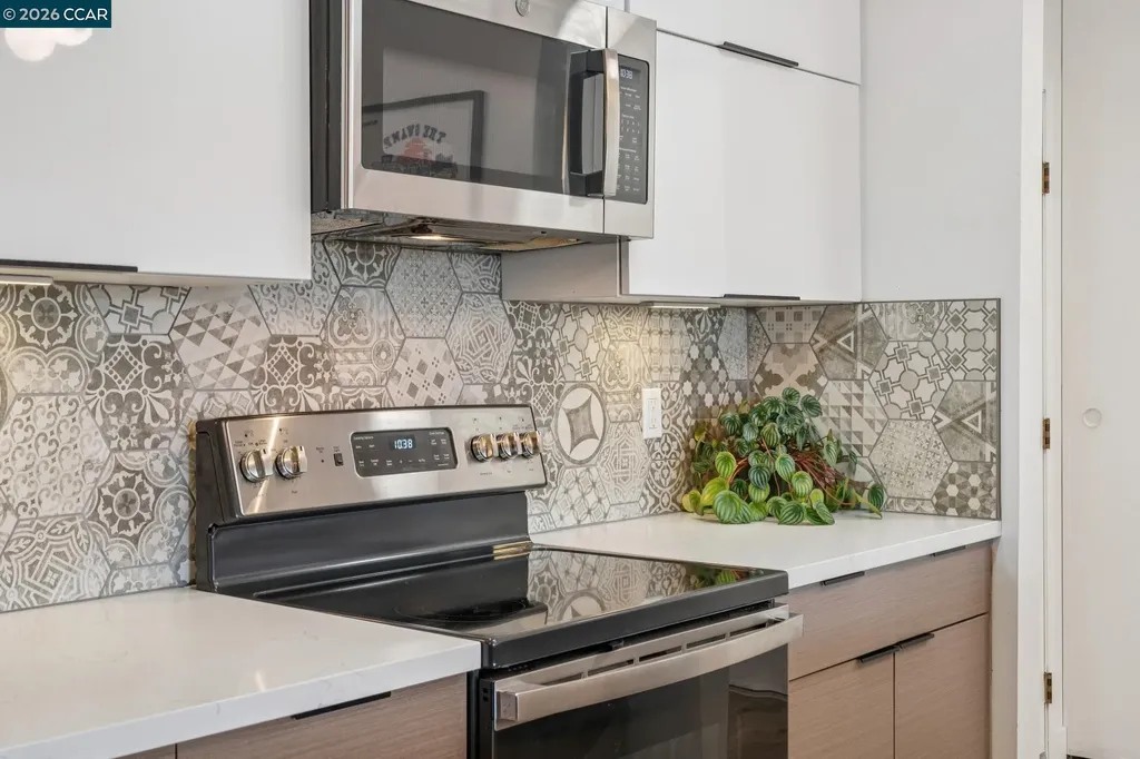 360 Vernon Street Oakland CA 94610