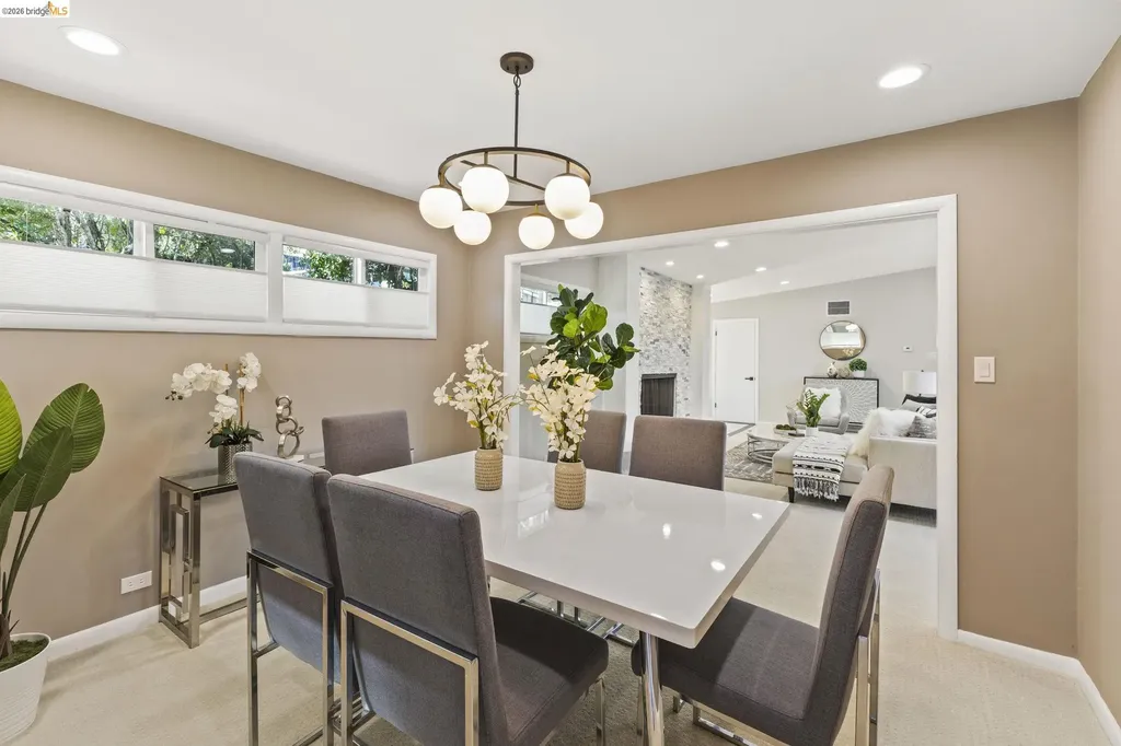 64 Valencia Road Orinda CA 94563