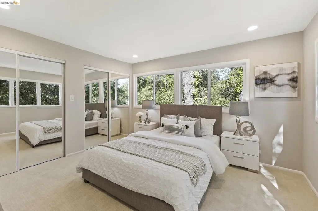 64 Valencia Road Orinda CA 94563