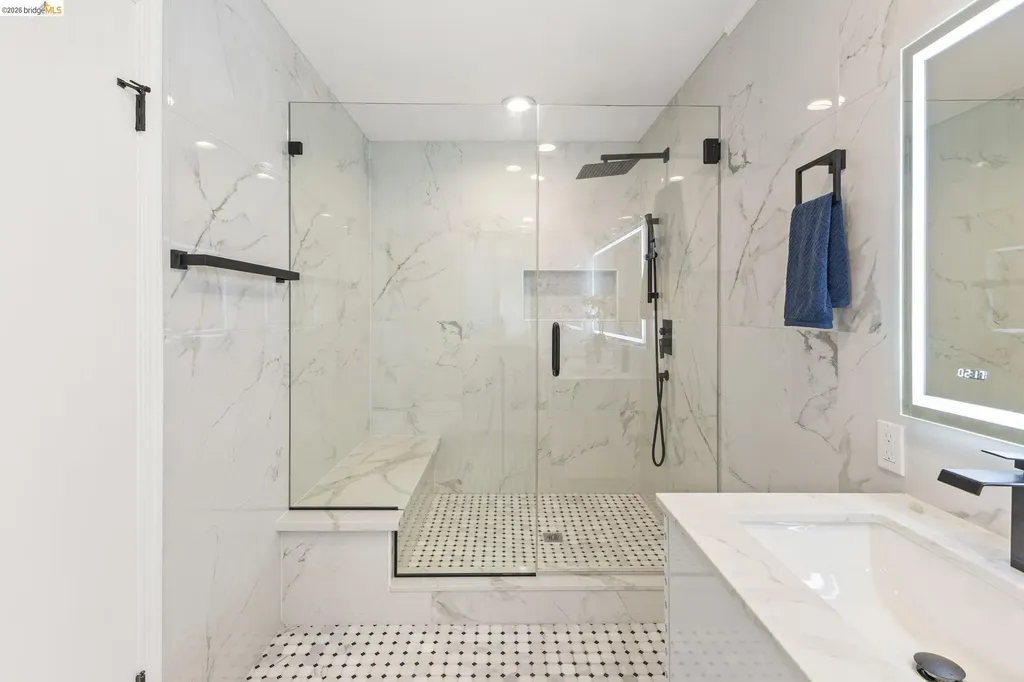 64 Valencia Road Orinda CA 94563