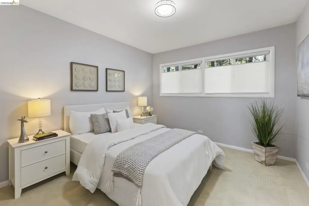 64 Valencia Road Orinda CA 94563