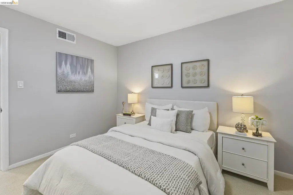 64 Valencia Road Orinda CA 94563