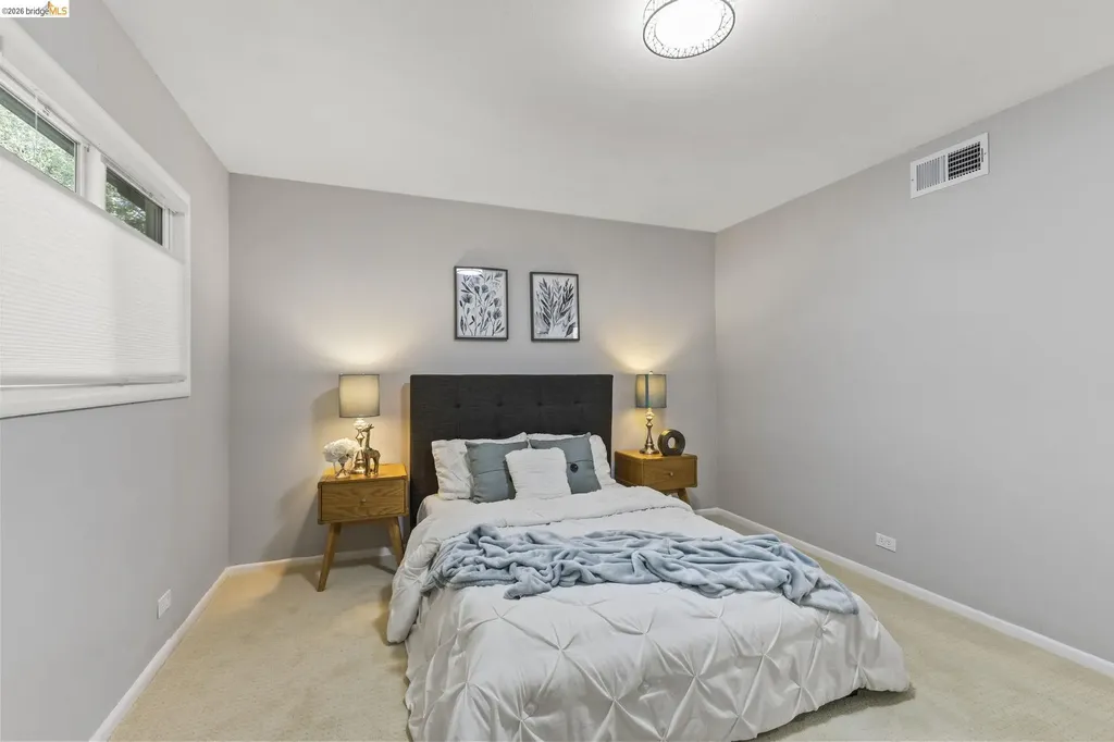 64 Valencia Road Orinda CA 94563