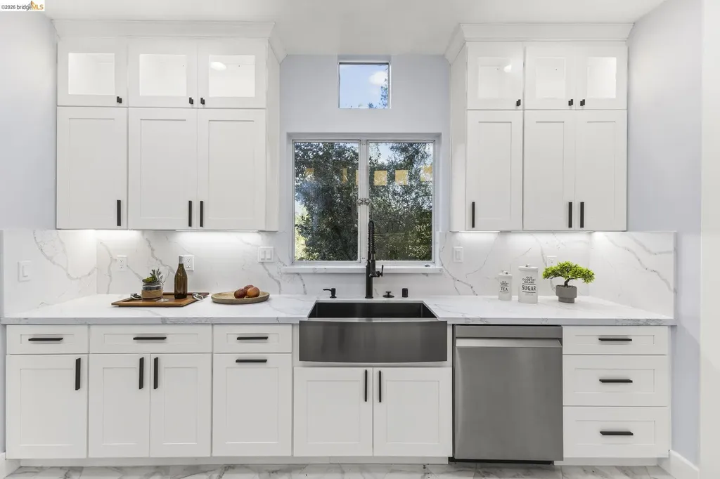 64 Valencia Road Orinda CA 94563