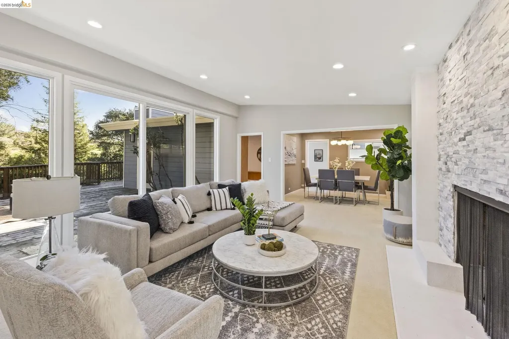 64 Valencia Road Orinda CA 94563