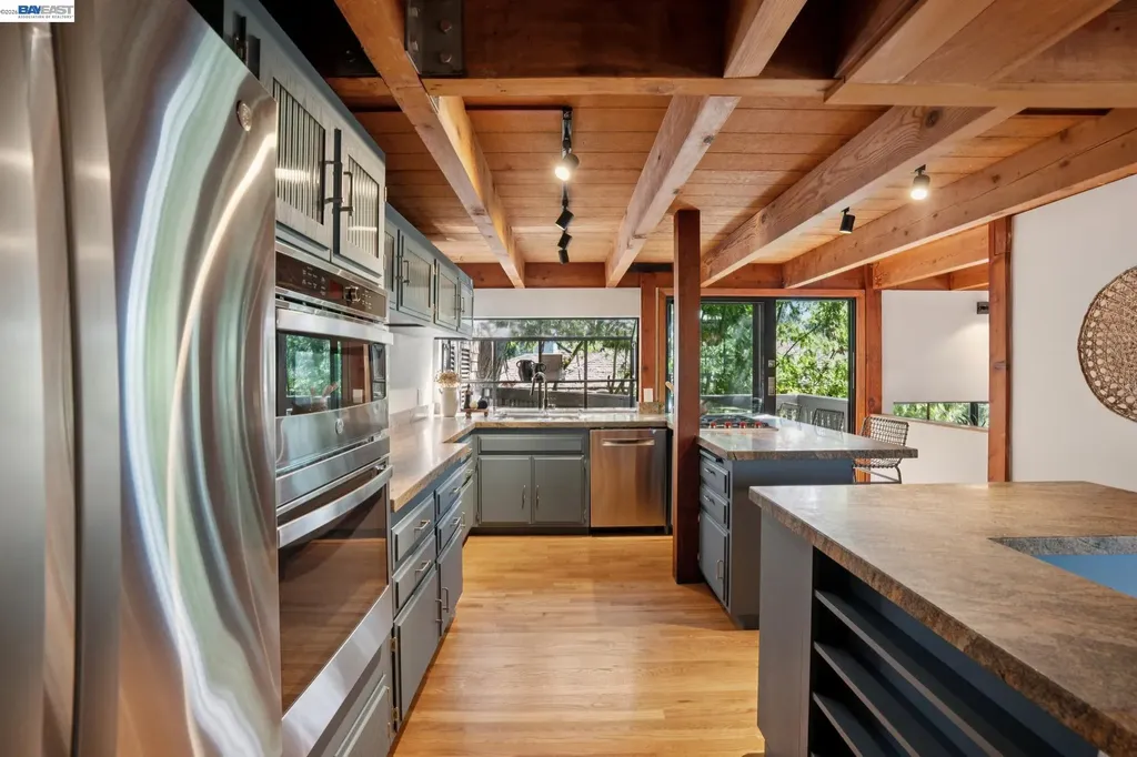 2686 Shasta Road Berkeley CA 94708