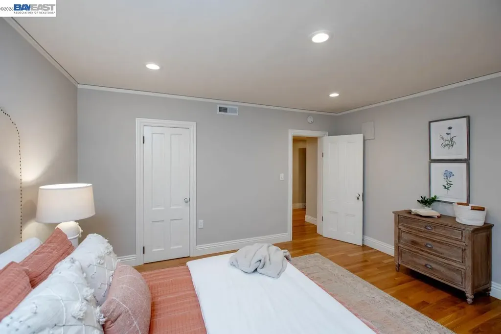 1003 Morton Street Alameda CA 94501