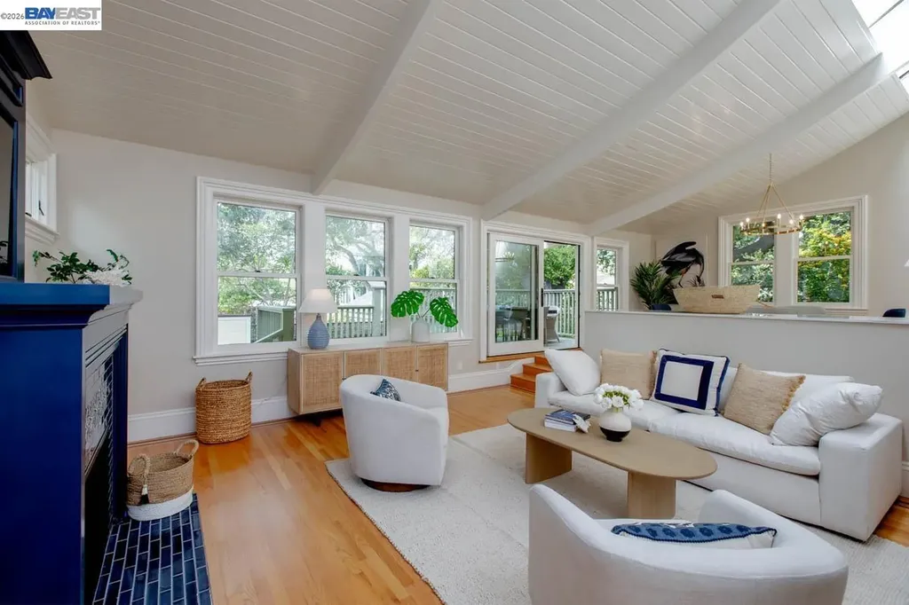 1003 Morton Street Alameda CA 94501