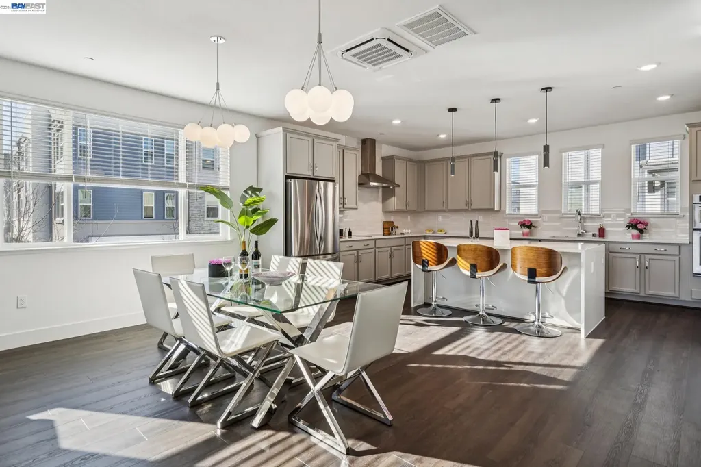 646 Eucalyptus Way Alameda CA 94501