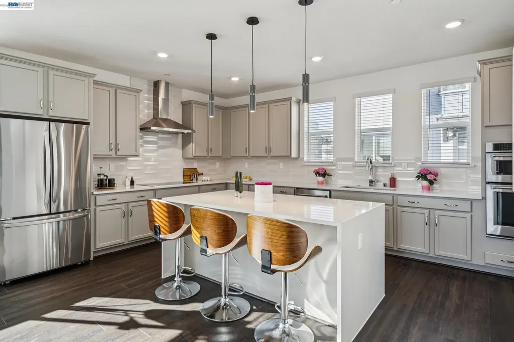 646 Eucalyptus Way Alameda CA 94501