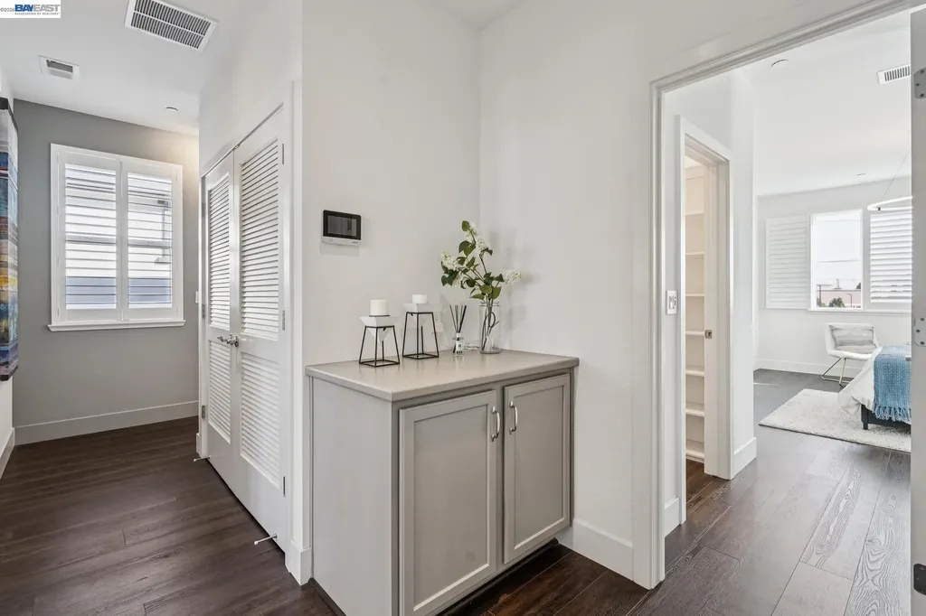 646 Eucalyptus Way Alameda CA 94501