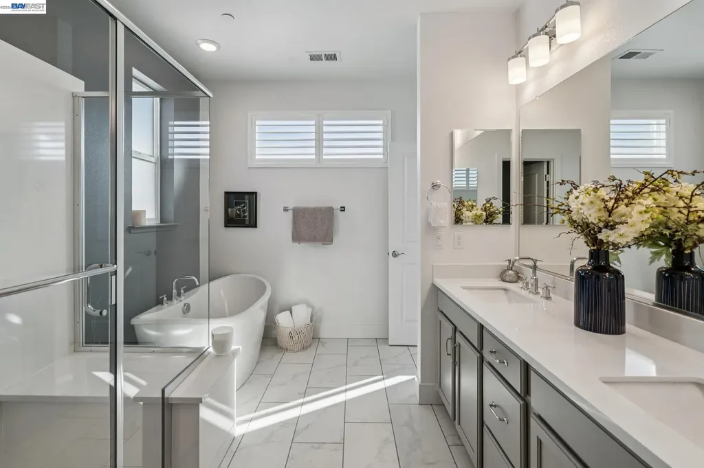 646 Eucalyptus Way Alameda CA 94501