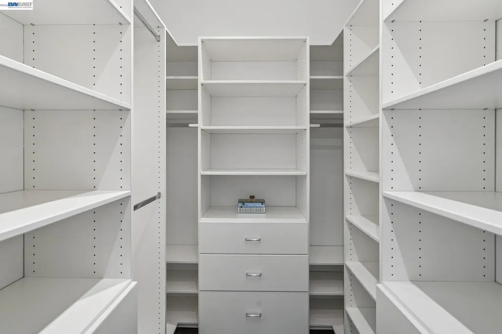 646 Eucalyptus Way Alameda CA 94501