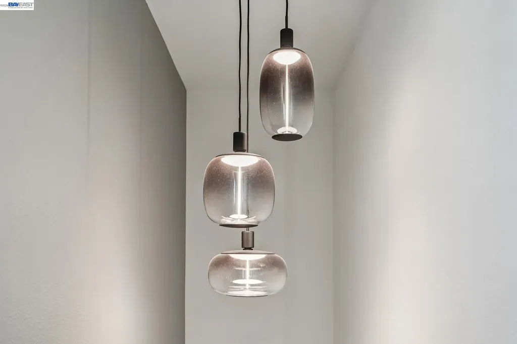 646 Eucalyptus Way Alameda CA 94501