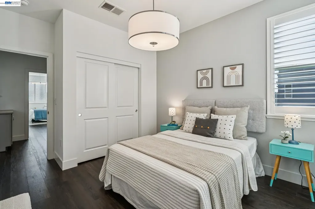 646 Eucalyptus Way Alameda CA 94501