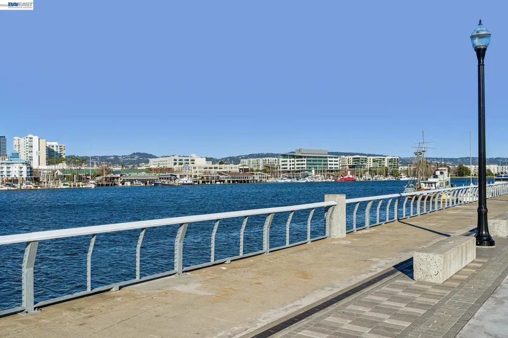 646 Eucalyptus Way Alameda CA 94501