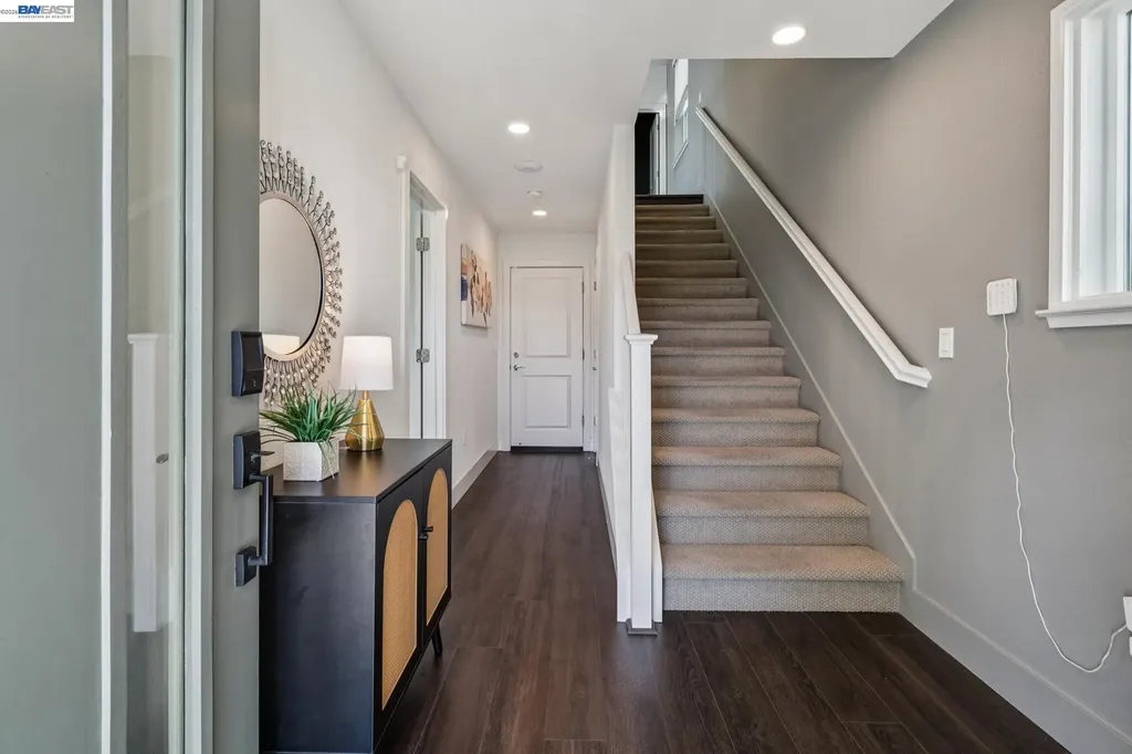 646 Eucalyptus Way Alameda CA 94501