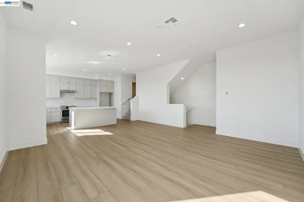 1933 Grand Street Alameda CA 94501