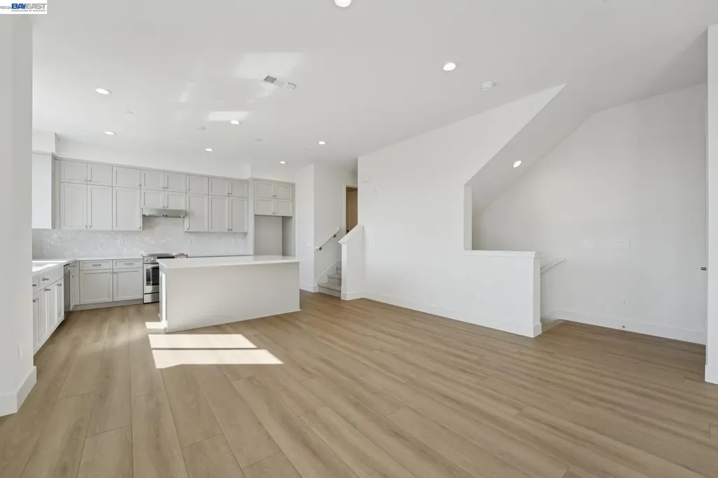 1933 Grand Street Alameda CA 94501