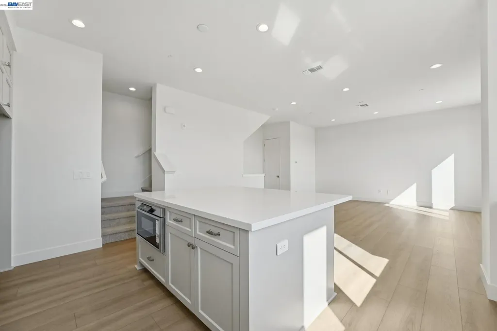 1933 Grand Street Alameda CA 94501