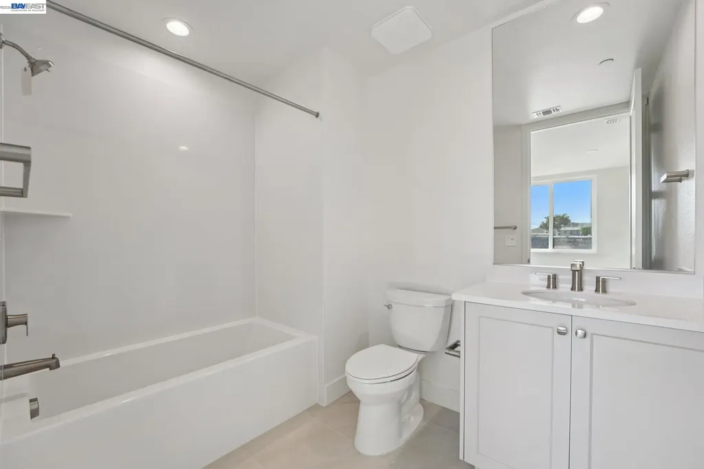 1933 Grand Street Alameda CA 94501