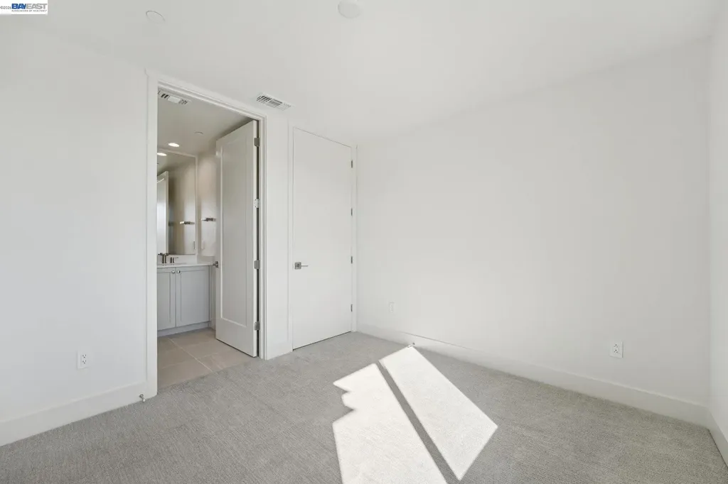 1933 Grand Street Alameda CA 94501