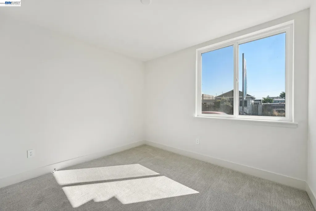 1933 Grand Street Alameda CA 94501