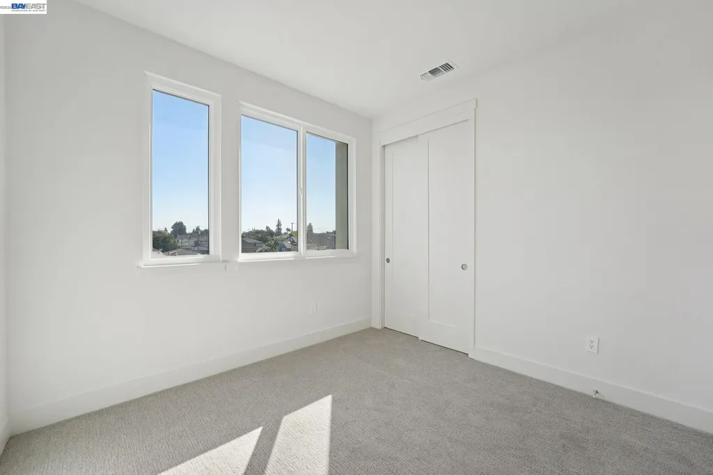 1933 Grand Street Alameda CA 94501