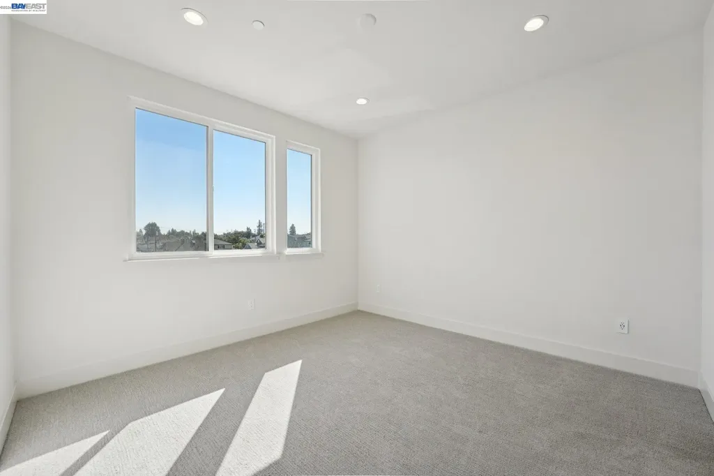 1933 Grand Street Alameda CA 94501