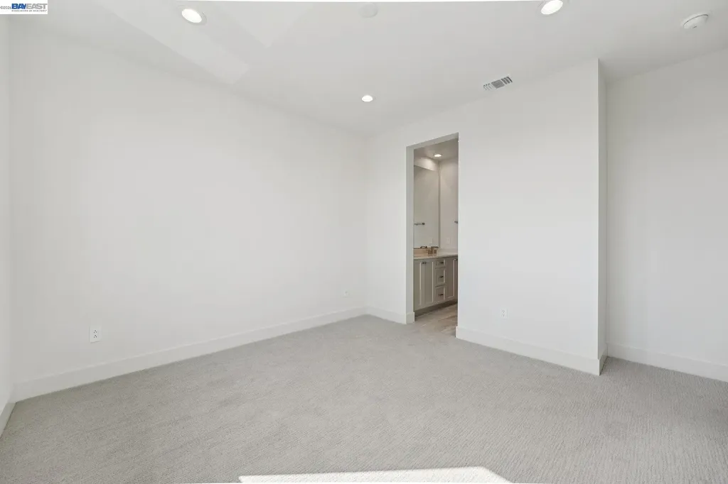 1933 Grand Street Alameda CA 94501