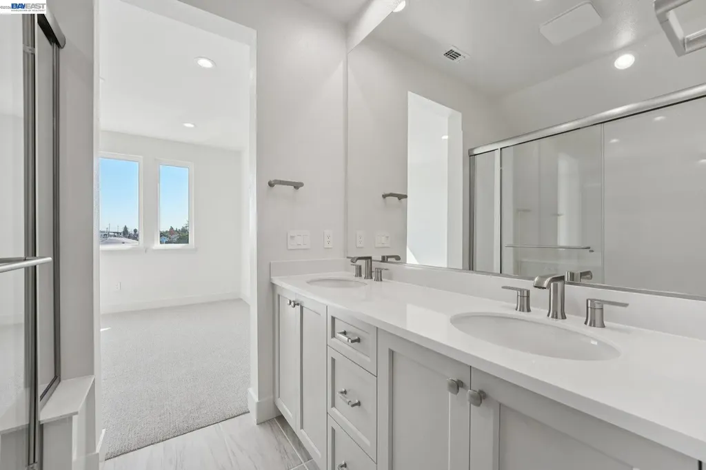 1933 Grand Street Alameda CA 94501