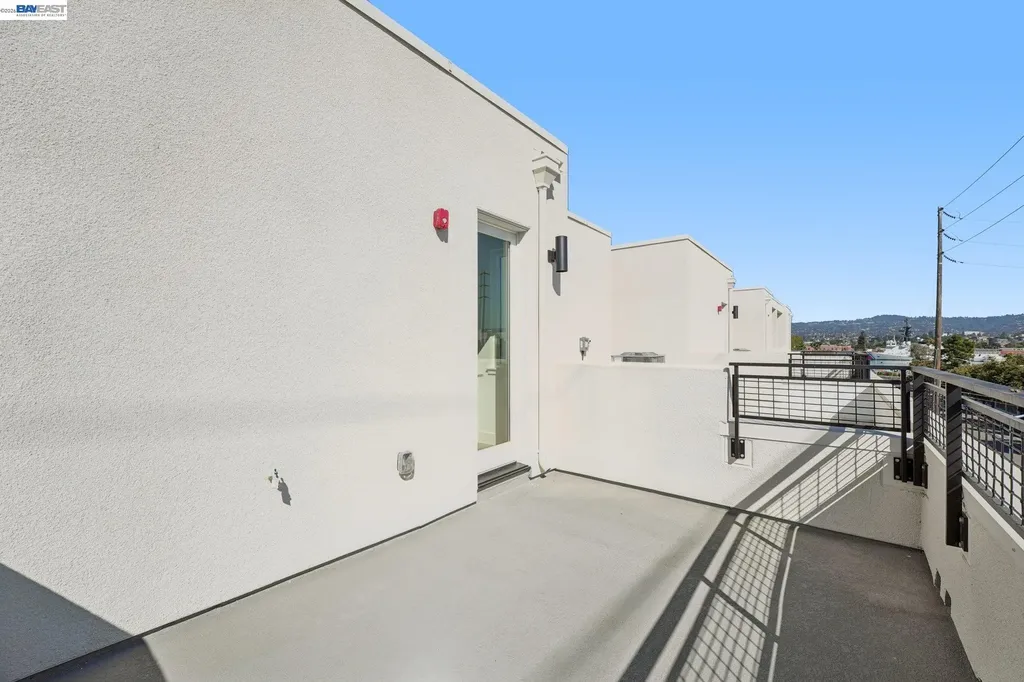 1933 Grand Street Alameda CA 94501