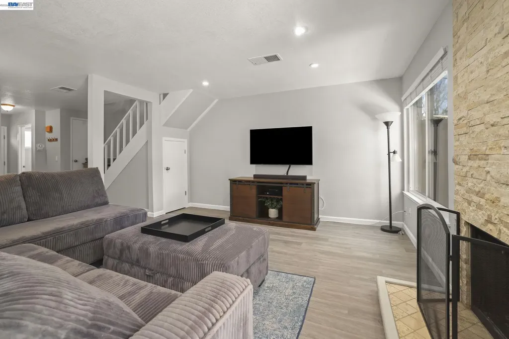 7584 Silvertree Lane Dublin CA 94568