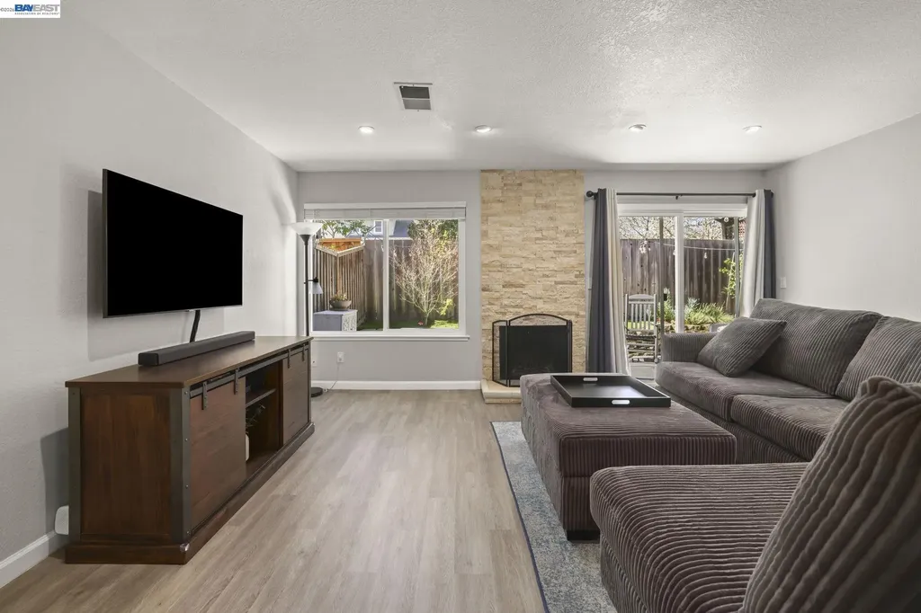 7584 Silvertree Lane Dublin CA 94568
