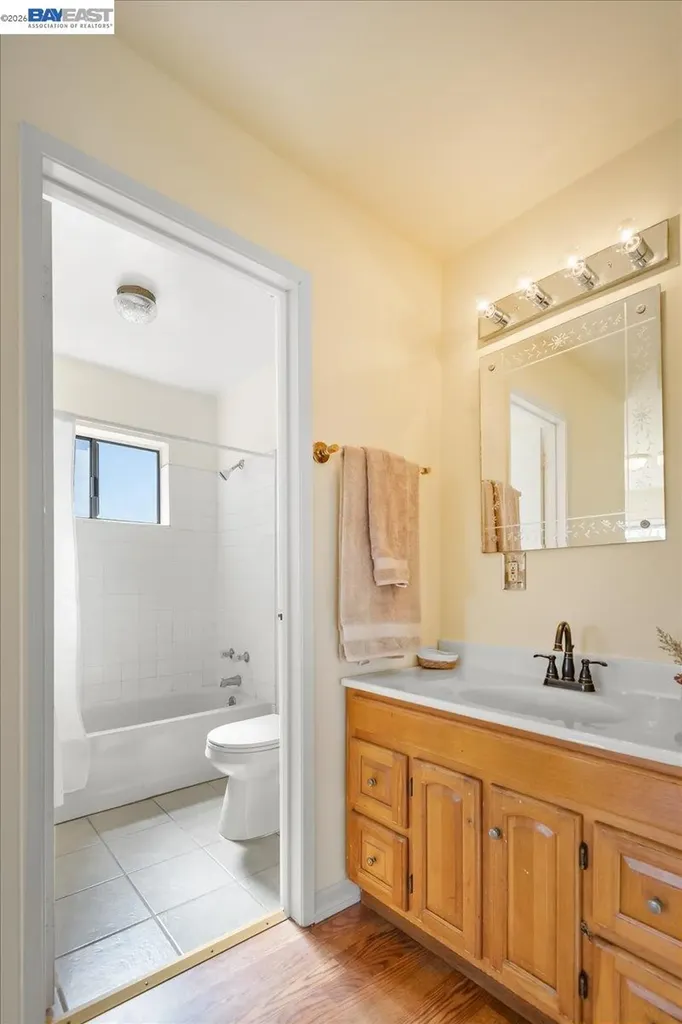 2751 Wallace Street Berkeley CA 94702