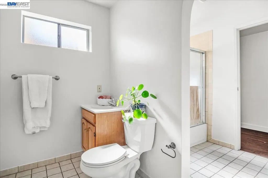 2751 Wallace Street Berkeley CA 94702