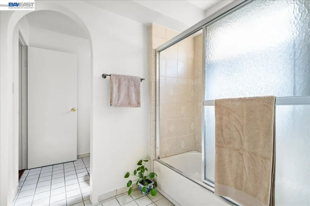 2751 Wallace Street Berkeley CA 94702