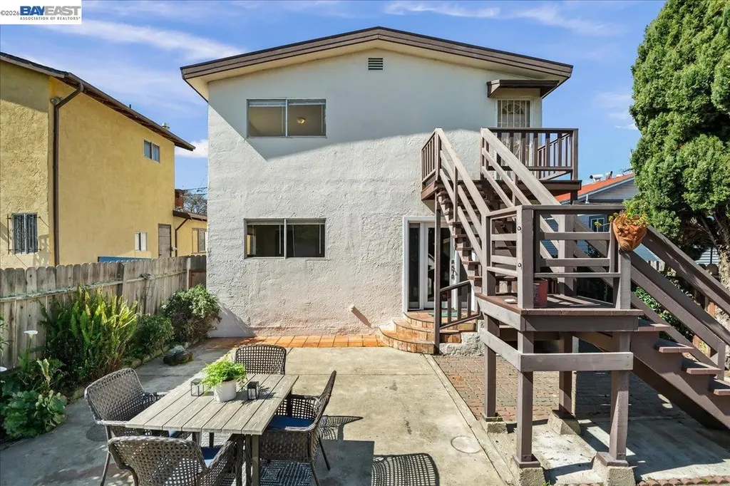 2751 Wallace Street Berkeley CA 94702