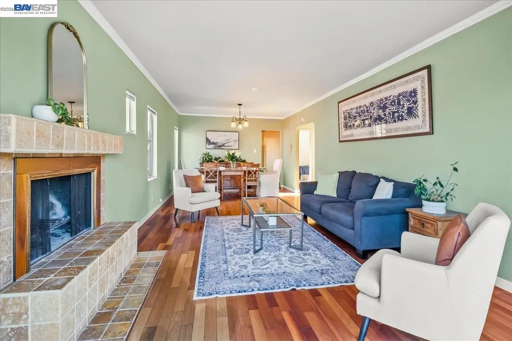 2751 Wallace Street Berkeley CA 94702