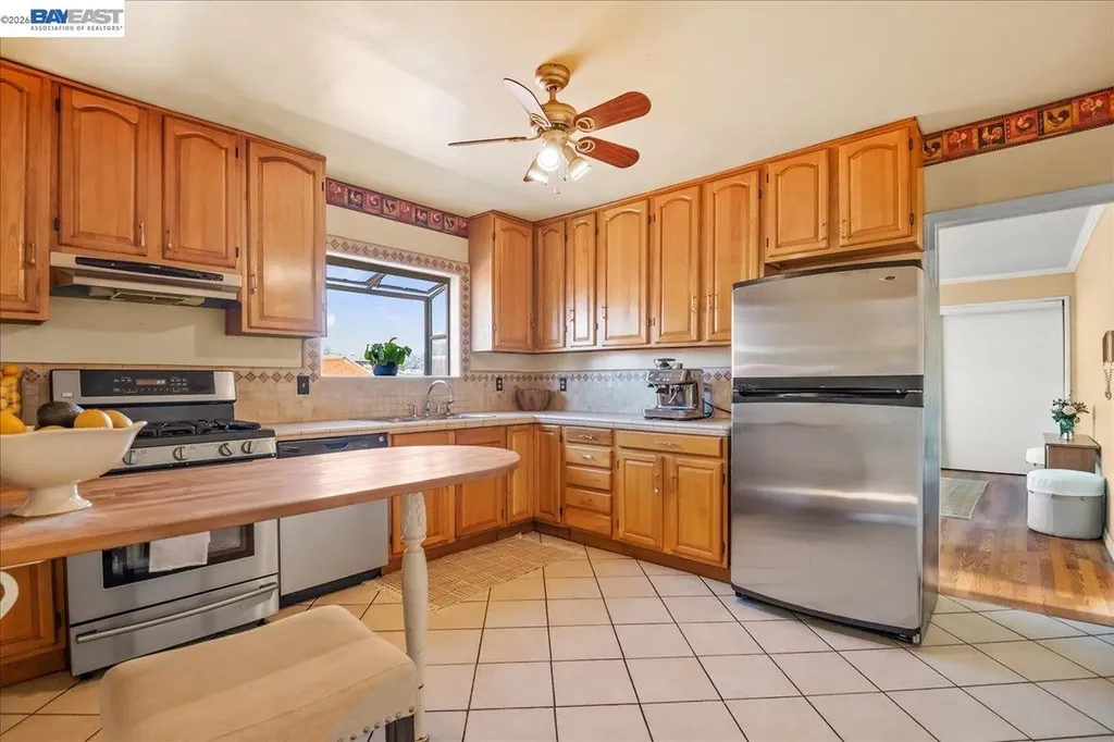 2751 Wallace Street Berkeley CA 94702